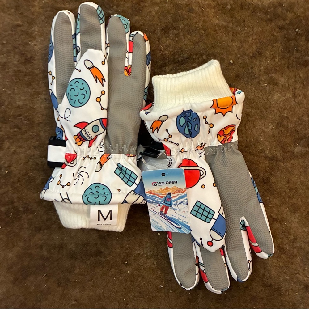 NWT Voloker kids size M space motif ski/snowboard/winter gloves..